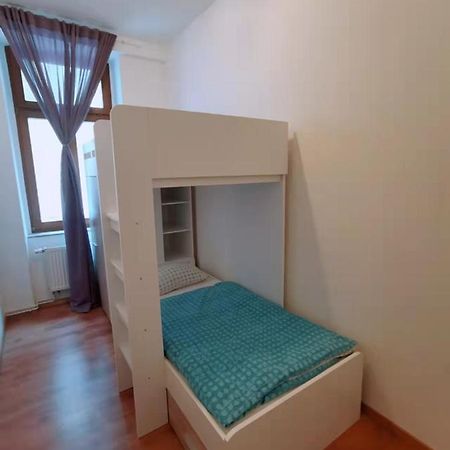 Familienfreundliches Apartment Im Zentrum Fuer Geschaeftsreisen Und Privat Dresden Bagian luar foto