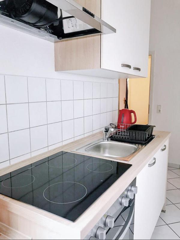 Familienfreundliches Apartment Im Zentrum Fuer Geschaeftsreisen Und Privat Dresden Bagian luar foto