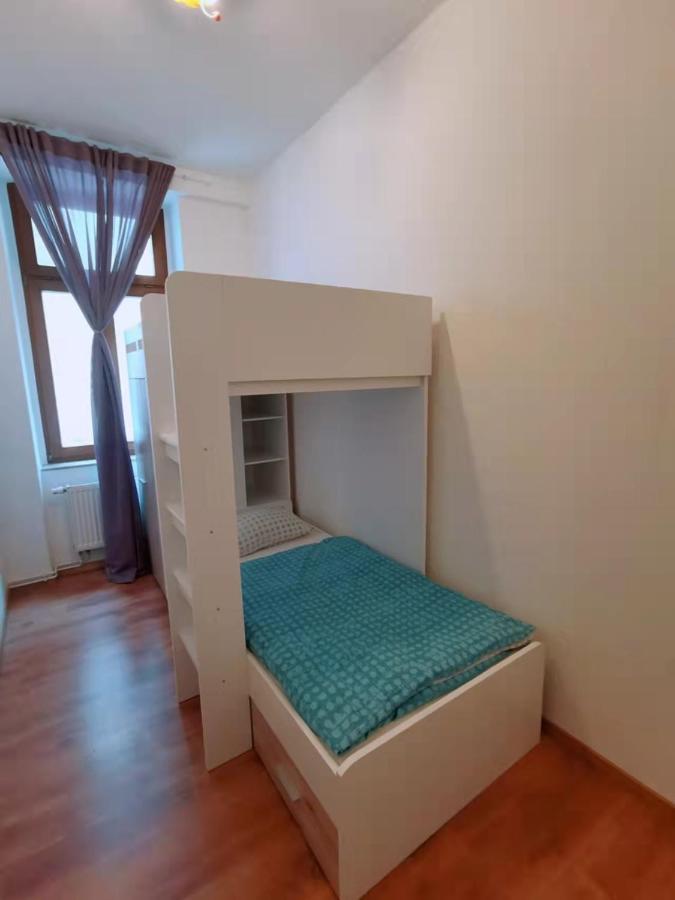 Familienfreundliches Apartment Im Zentrum Fuer Geschaeftsreisen Und Privat Dresden Bagian luar foto